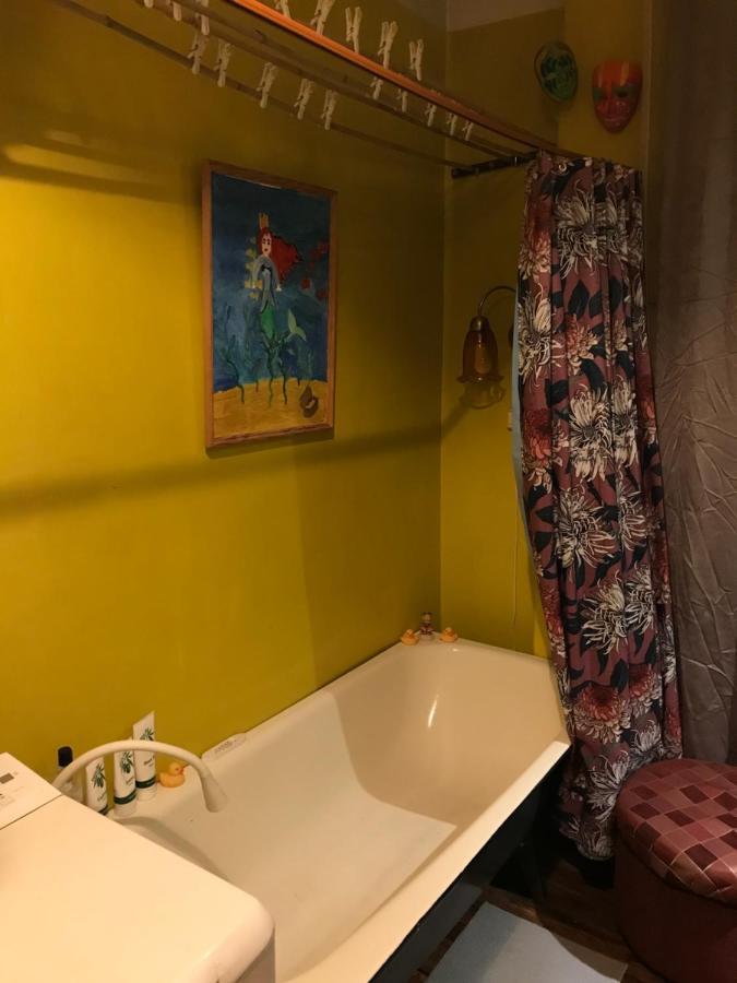 Cozy Condo For Up To 3 Travellers, With Kitchen And Bath Riga Bagian luar foto